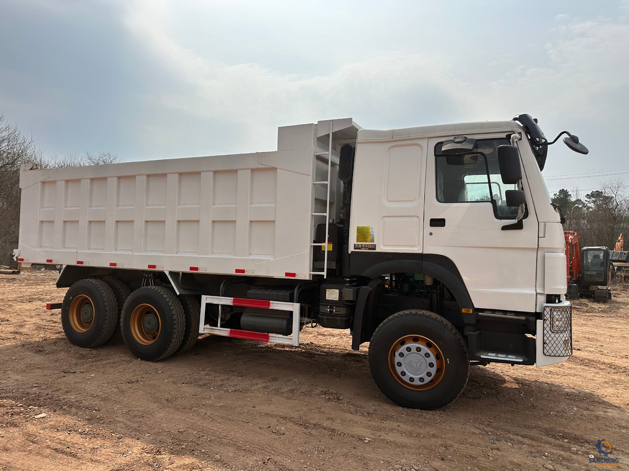 SINOTRUK HOWO Dump truck 371hp 6x4 - Самоскид вантажівка: фото 3 SINOTRUK HOWO Dump truck 371hp 6x4 - Самоскид вантажівка: фото 3