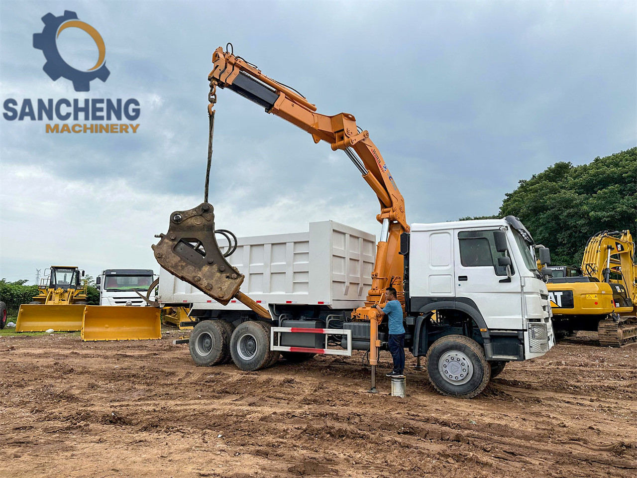 SINOTRUK Howo 371 6x4 crane truck - Вантажівка з маніпулятором: фото 2 SINOTRUK Howo 371 6x4 crane truck - Вантажівка з маніпулятором: фото 2