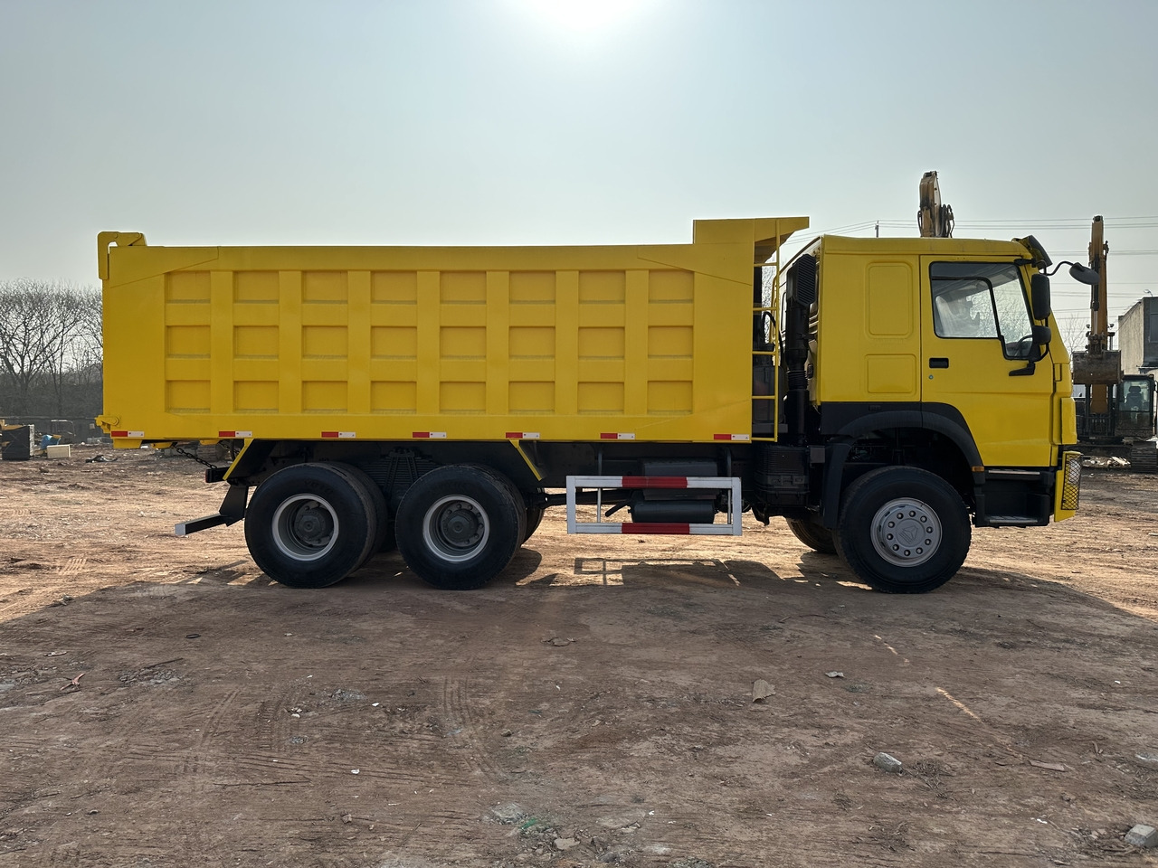 SINOTRUK Howo 6x4 Dump truck 371hp - Самоскид вантажівка: фото 4 SINOTRUK Howo 6x4 Dump truck 371hp - Самоскид вантажівка: фото 4