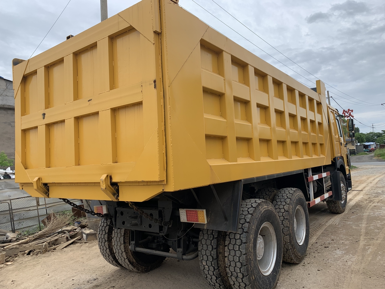 SINOTRUK Howo Dump truck 371 - Самоскид вантажівка: фото 2 SINOTRUK Howo Dump truck 371 - Самоскид вантажівка: фото 2