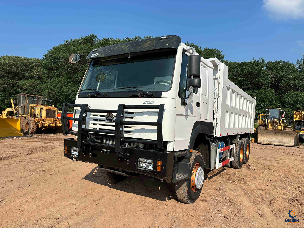 Sinotruk HOWO 400HP tipper truck With Bumper - Самоскид вантажівка: фото 2 Sinotruk HOWO 400HP tipper truck With Bumper - Самоскид вантажівка: фото 2