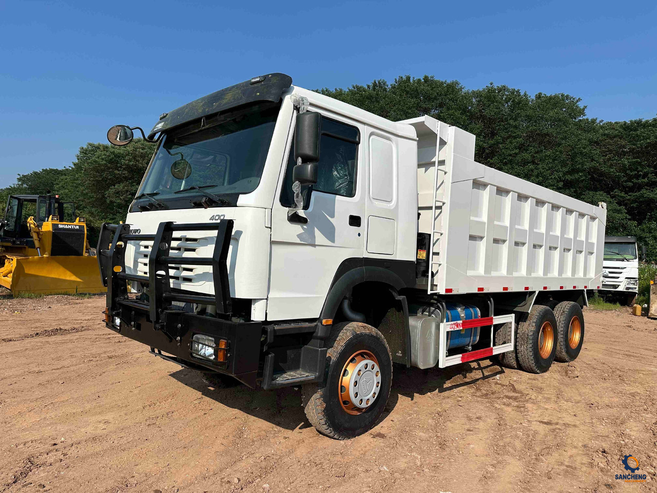 Sinotruk HOWO 400HP tipper truck With Bumper - Самоскид вантажівка: фото 3 Sinotruk HOWO 400HP tipper truck With Bumper - Самоскид вантажівка: фото 3