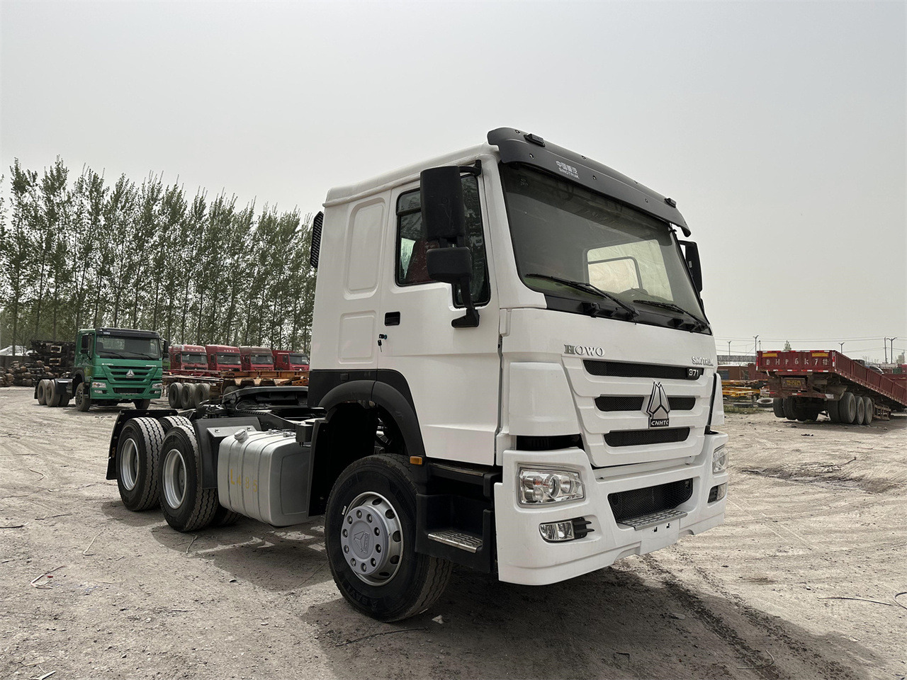 SINOTRUK Howo 371 Truck Head - Тягач: фото 2 SINOTRUK Howo 371 Truck Head - Тягач: фото 2