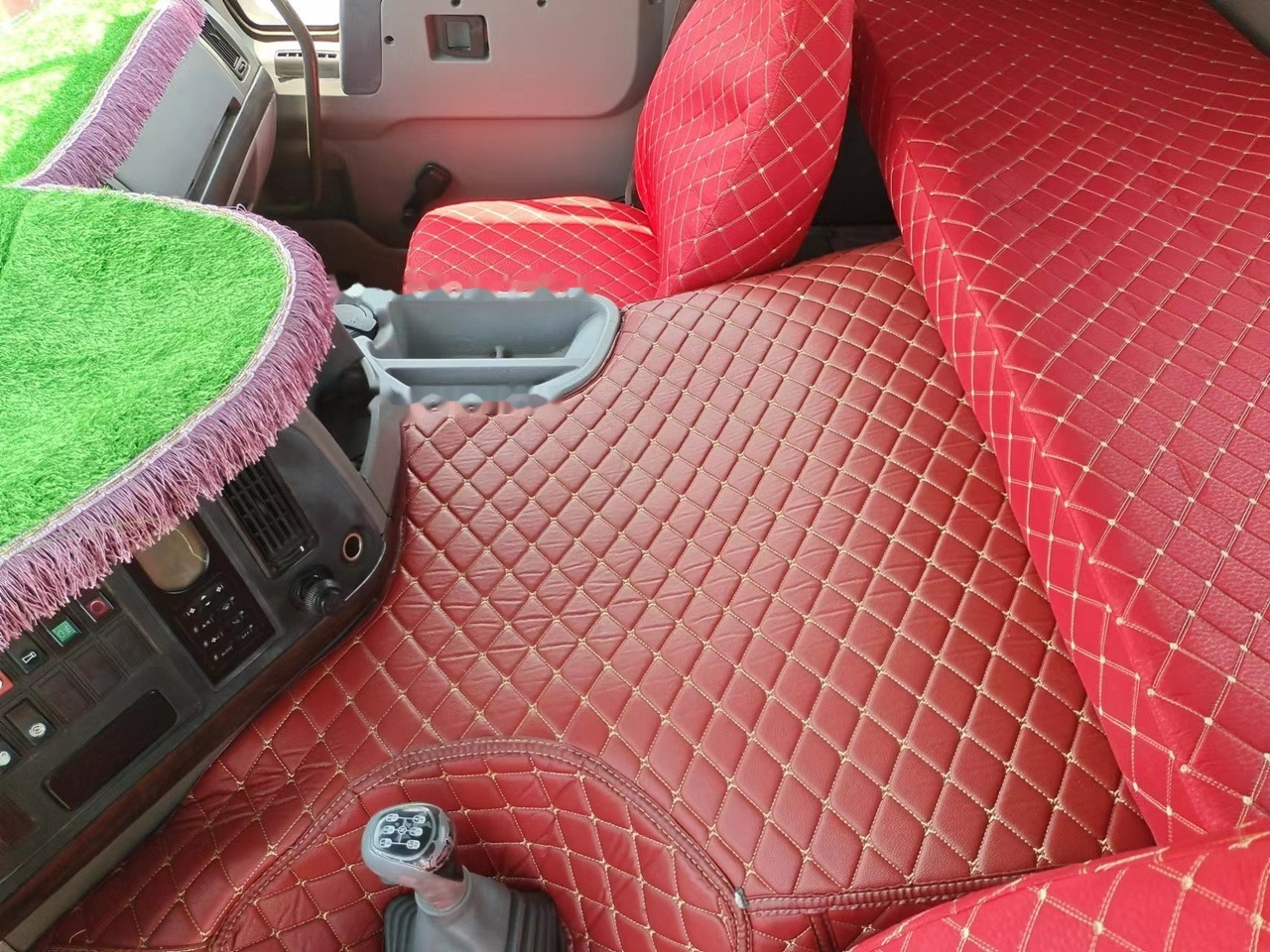 SINOTRUK Howo tractor unit 420hp - Тягач: фото 5 SINOTRUK Howo tractor unit 420hp - Тягач: фото 5