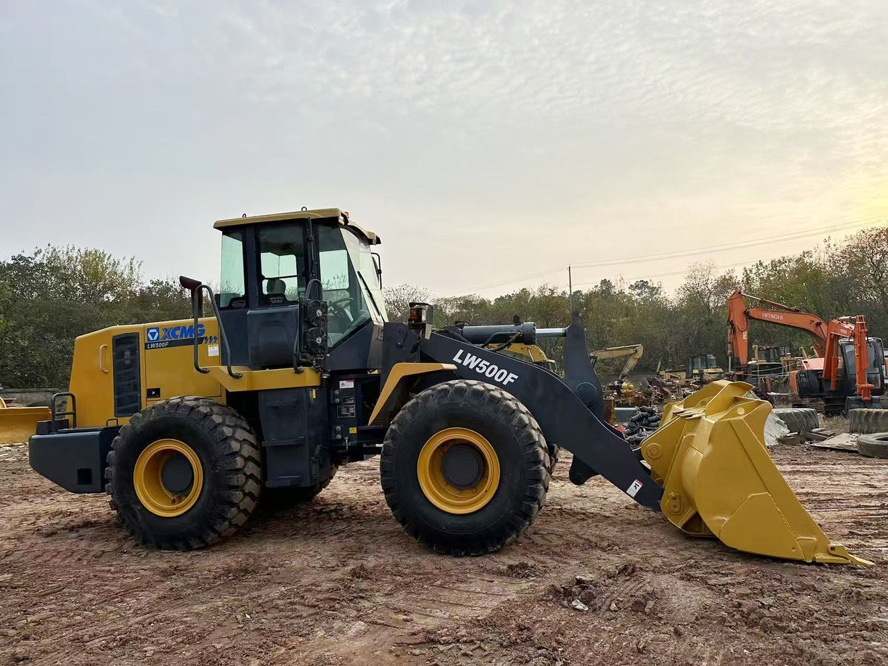 XCMG LW500F - Колісний навантажувач: фото 4 XCMG LW500F - Колісний навантажувач: фото 4