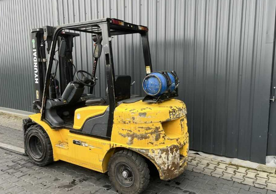 Hyundai 30L-7 - Газовий навантажувач: фото 3 Hyundai 30L-7 - Газовий навантажувач: фото 3