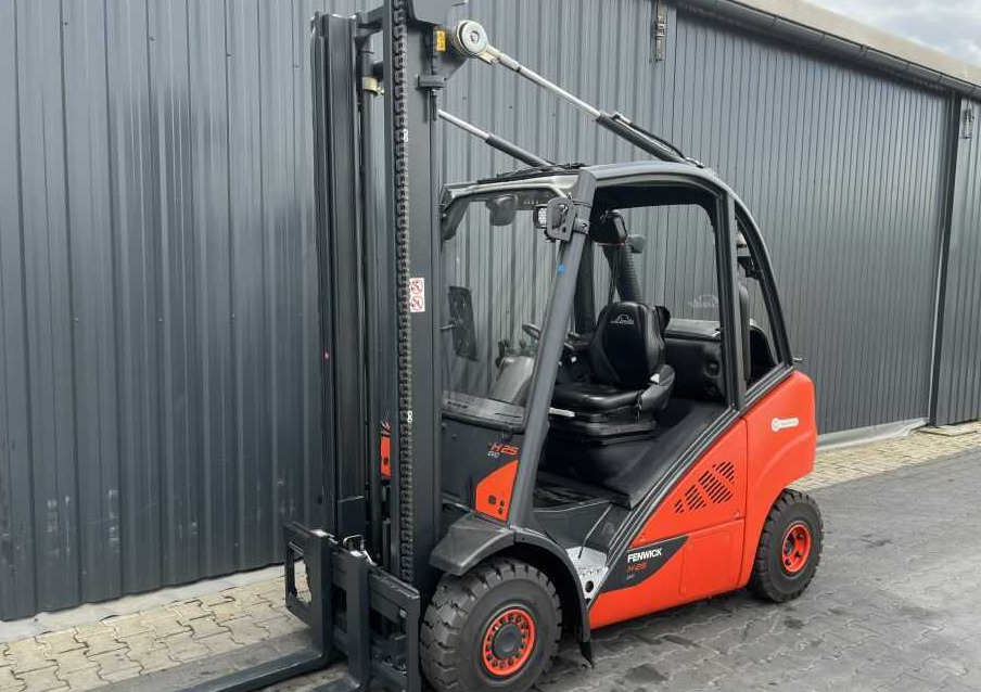 Linde H25T-02 - Газовий навантажувач: фото 1 Linde H25T-02 - Газовий навантажувач: фото 1