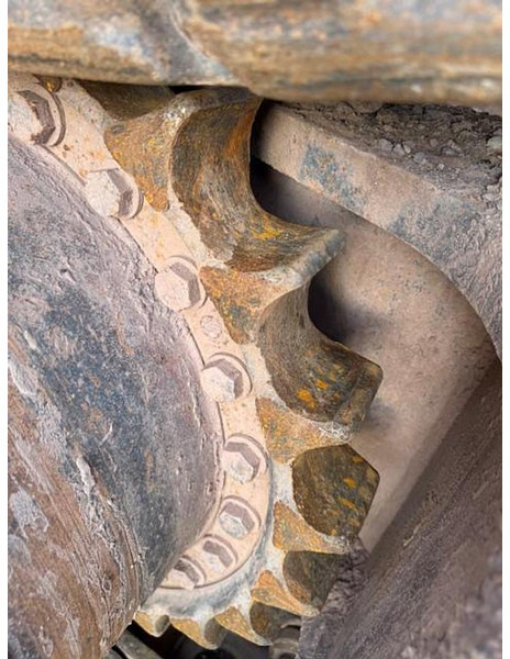 Hitachi ZX650LCH - Гусеничний екскаватор: фото 4 Hitachi ZX650LCH - Гусеничний екскаватор: фото 4