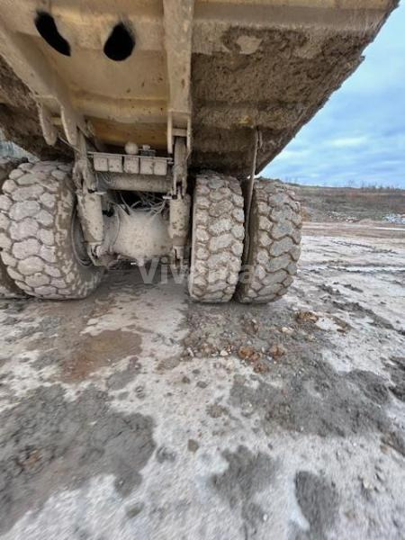 Komatsu HD605-7 - Кар'єрний самоскид: фото 5 Komatsu HD605-7 - Кар'єрний самоскид: фото 5