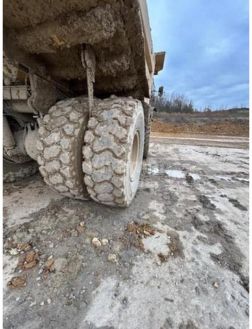 Komatsu HD605-7 - Самоскид: фото 3 Komatsu HD605-7 - Самоскид: фото 3