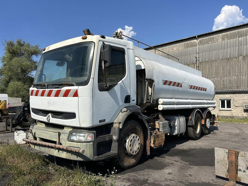 Renault 320 - Вантажівка цистерна: фото 1 Renault 320 - Вантажівка цистерна: фото 1