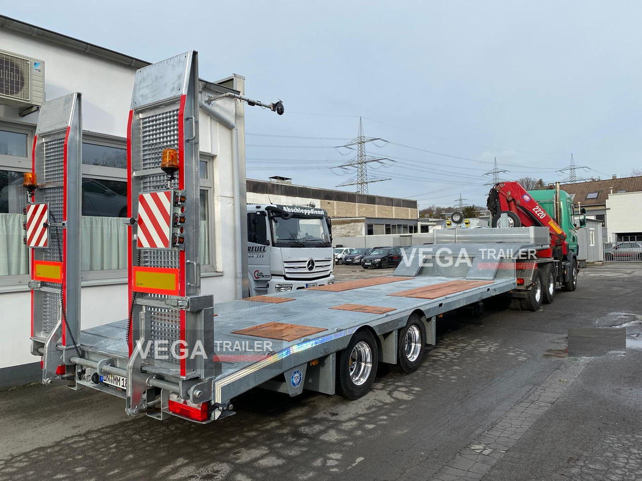 2 Axle Lowloader - Низькорамна платформа напівпричіп: фото 3 2 Axle Lowloader - Низькорамна платформа напівпричіп: фото 3