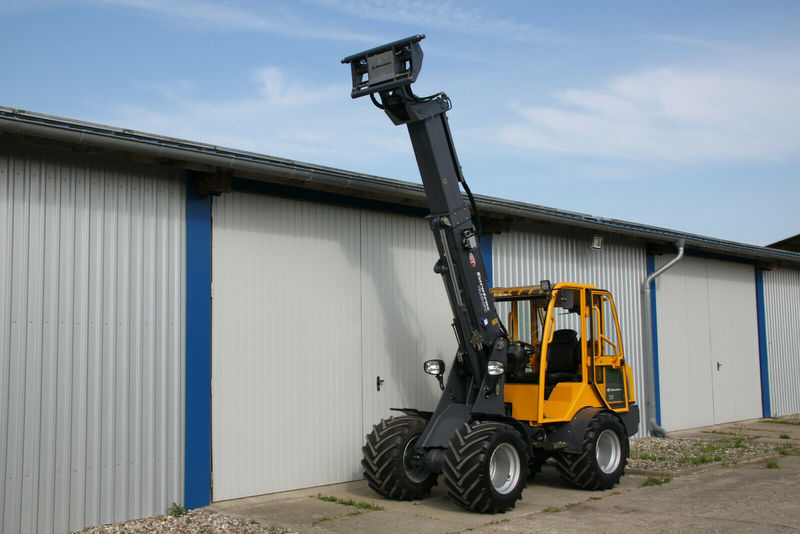 Eurotrac T 13 Teleskop Radlader Hoflader - Телескопічний фронтальний навантажувач: фото 4 Eurotrac T 13 Teleskop Radlader Hoflader - Телескопічний фронтальний навантажувач: фото 4
