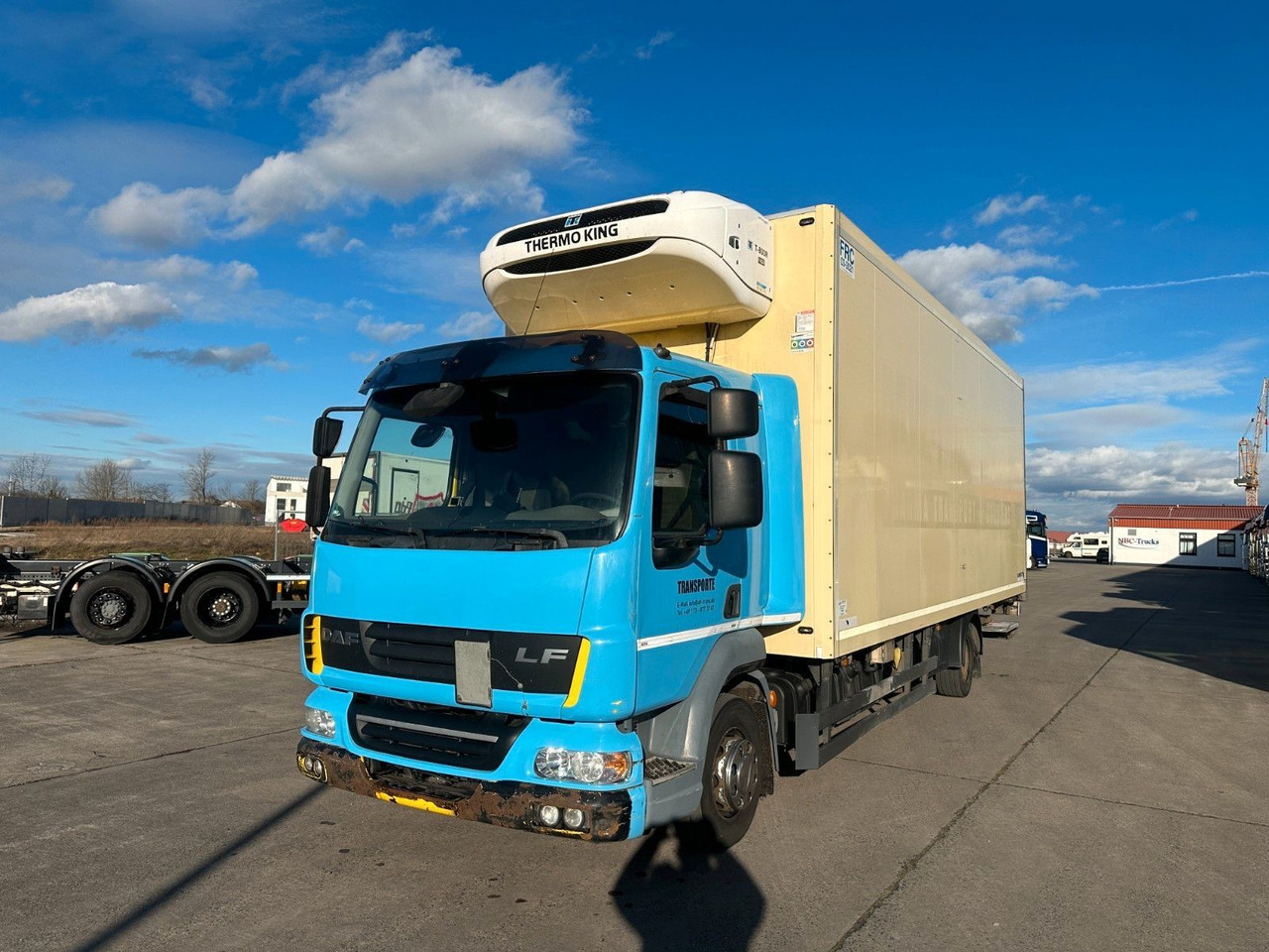 DAF LF 45.250 * THERMO-KING * AUTOMATIK * SCHMITZ * - Рефрижератор вантажівка: фото 1 DAF LF 45.250 * THERMO-KING * AUTOMATIK * SCHMITZ * - Рефрижератор вантажівка: фото 1