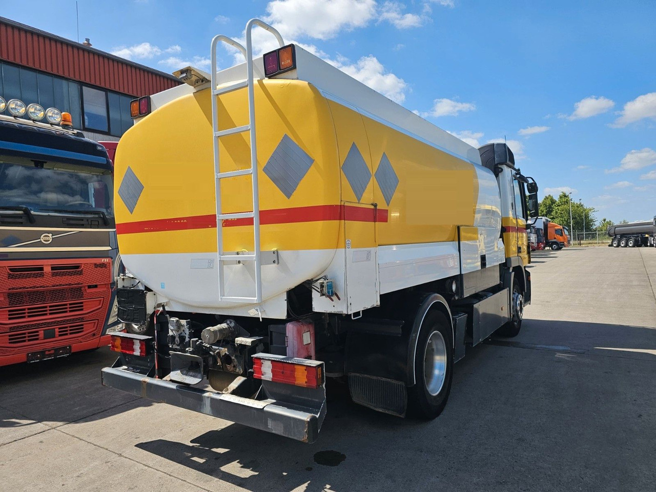 Mercedes-Benz ACTROS 1832 * OBER-& UNTER * 2 KAMMER * KLIMA * - Вантажівка цистерна: фото 5 Mercedes-Benz ACTROS 1832 * OBER-& UNTER * 2 KAMMER * KLIMA * - Вантажівка цистерна: фото 5