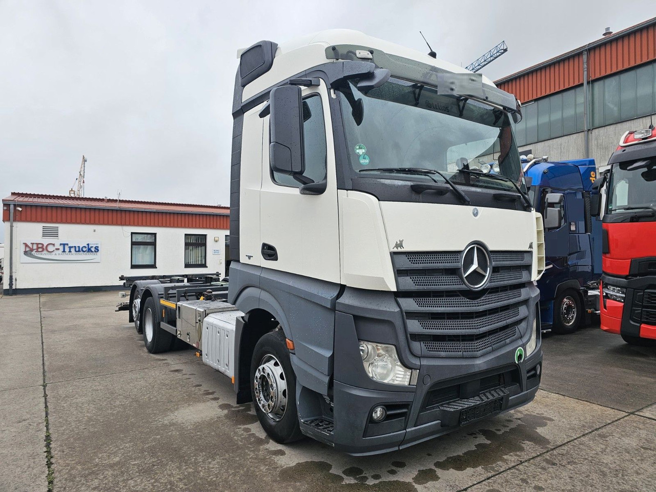 Mercedes-Benz ACTROS 2542 * VOLLLUFT * RETARDER * STANDH * BÄR - Вантажівка шасі: фото 3 Mercedes-Benz ACTROS 2542 * VOLLLUFT * RETARDER * STANDH * BÄR - Вантажівка шасі: фото 3