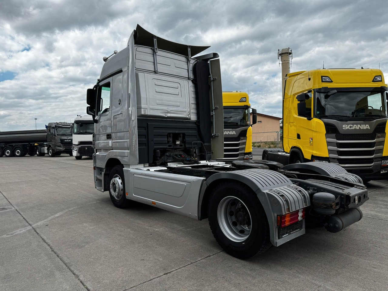 Mercedes-Benz ACTROS 1844 * AUTOMATIK * TOP * NEUE REIFEN - Тягач: фото 5 Mercedes-Benz ACTROS 1844 * AUTOMATIK * TOP * NEUE REIFEN - Тягач: фото 5