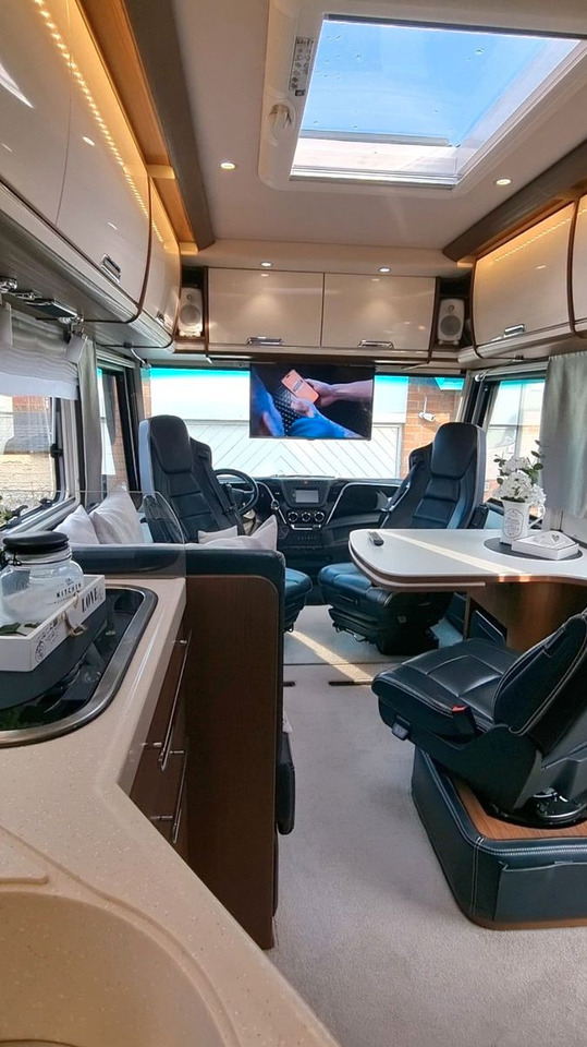 Niesmann + Bischoff Flair 880 BE - Інтегрований автобудинок: фото 3 Niesmann + Bischoff Flair 880 BE - Інтегрований автобудинок: фото 3