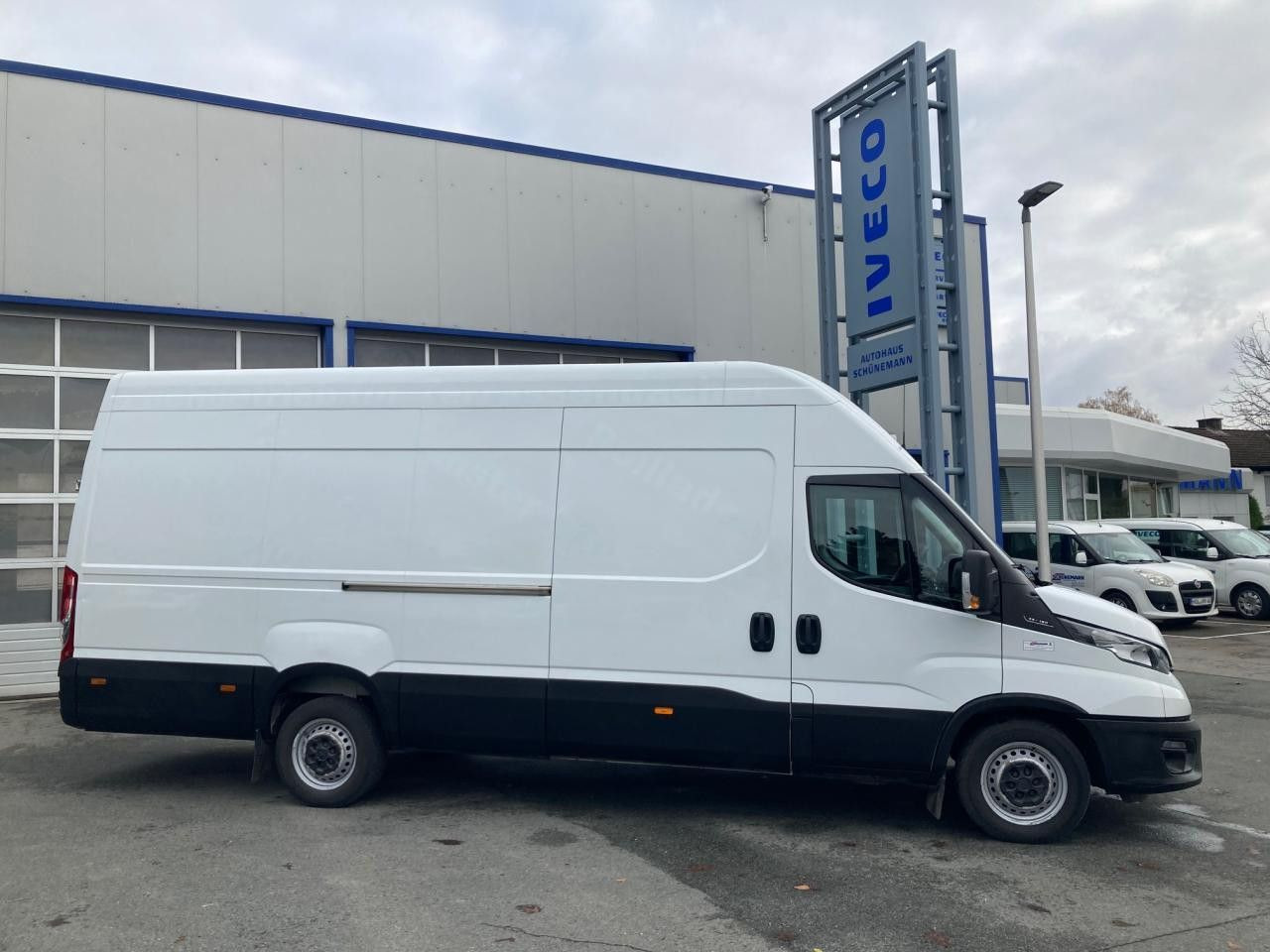 Iveco Daily 35S16V H3 Euro6 Klima AHK Navi ZV - Суцільнометалевий фургон: фото 3 Iveco Daily 35S16V H3 Euro6 Klima AHK Navi ZV - Суцільнометалевий фургон: фото 3
