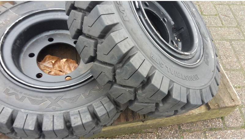 Maxam zwaarlast wielen - Шини і диски: фото 2 Maxam zwaarlast wielen - Шини і диски: фото 2