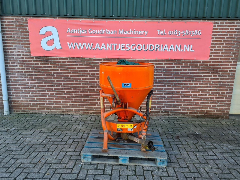 Stoll - Розкидач піску і cолі: фото 1 Stoll - Розкидач піску і cолі: фото 1