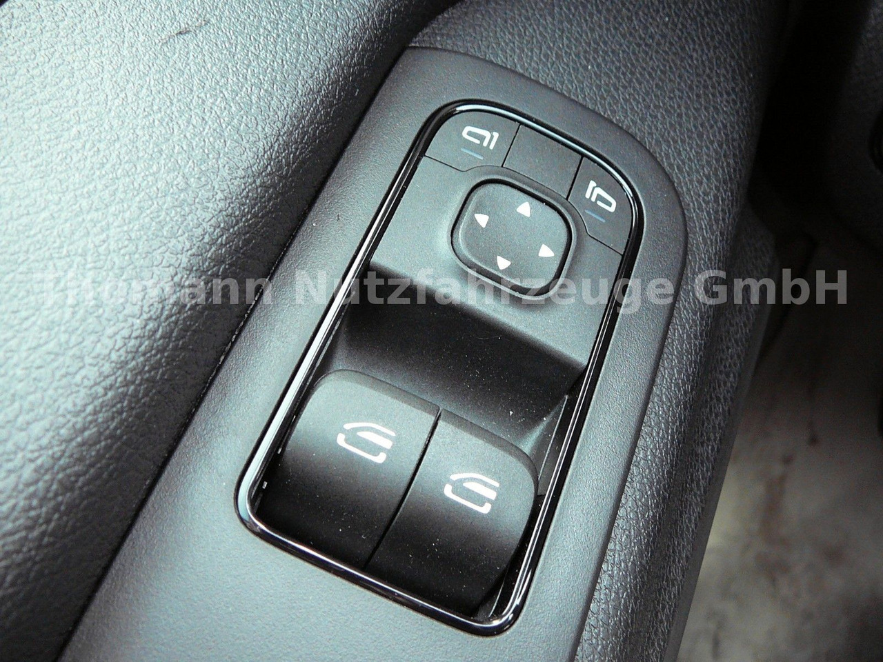 Фургон-рефрижератор Mercedes-Benz Sprinter 317 CDI Kühlkoffer Xarios 300 LBW: фото 28 Фургон-рефрижератор Mercedes-Benz Sprinter 317 CDI Kühlkoffer Xarios 300 LBW: фото 28