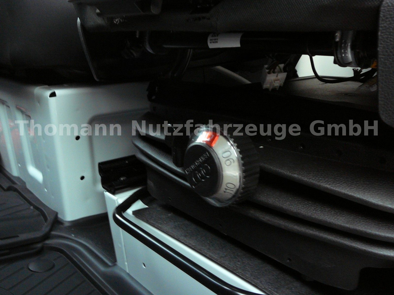 Фургон-рефрижератор Mercedes-Benz Sprinter 317 CDI Kühlkoffer Xarios 300 LBW: фото 12 Фургон-рефрижератор Mercedes-Benz Sprinter 317 CDI Kühlkoffer Xarios 300 LBW: фото 12