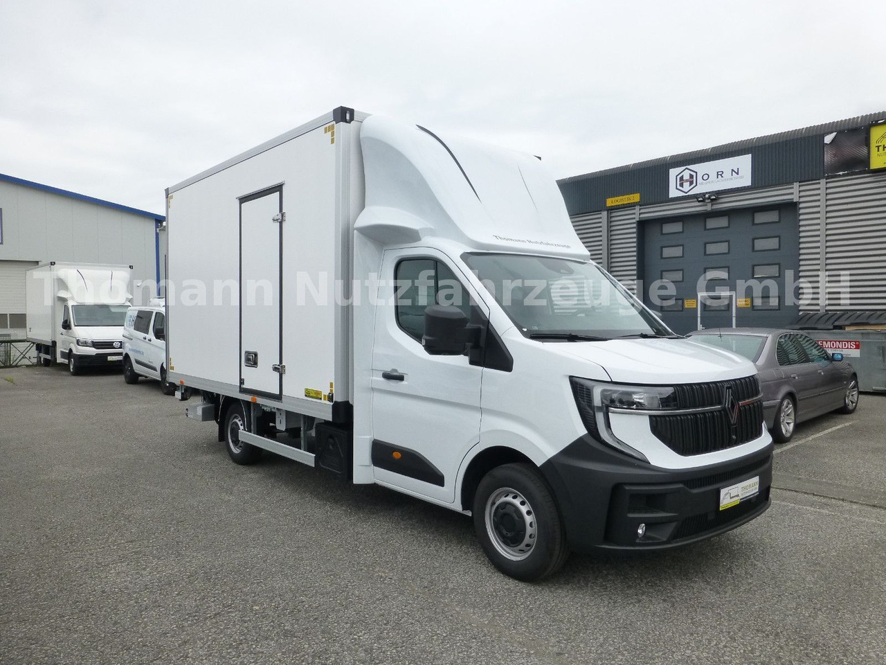Renault NEW Master 2025 Koffer mit BÄR Ladebordwand - Фургон з закритим кузовом: фото 1 Renault NEW Master 2025 Koffer mit BÄR Ladebordwand - Фургон з закритим кузовом: фото 1