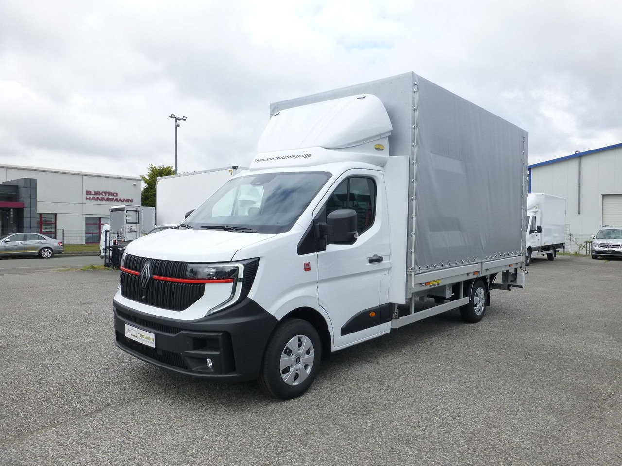 Renault NEW Master Pritsche Plane BÄR Ladebordwand - Тентований фургон: фото 3 Renault NEW Master Pritsche Plane BÄR Ladebordwand - Тентований фургон: фото 3