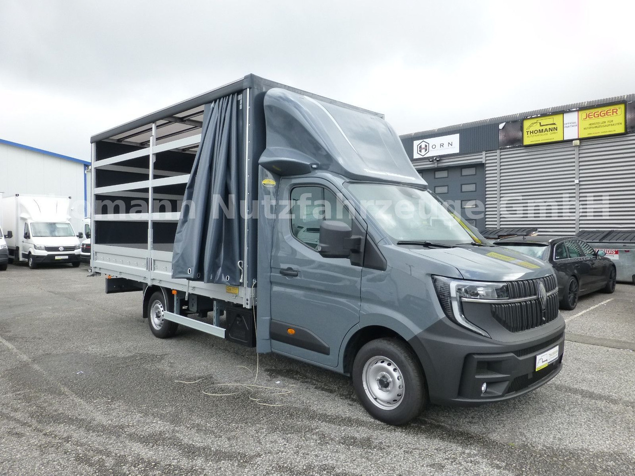 Renault NEW Master Pritsche Plane Premium 2025 - Тентований фургон: фото 1 Renault NEW Master Pritsche Plane Premium 2025 - Тентований фургон: фото 1