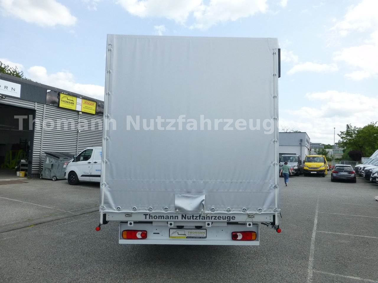 Тентований фургон Renault NEW Master Pritsche Plane Schlafkabine: фото 8