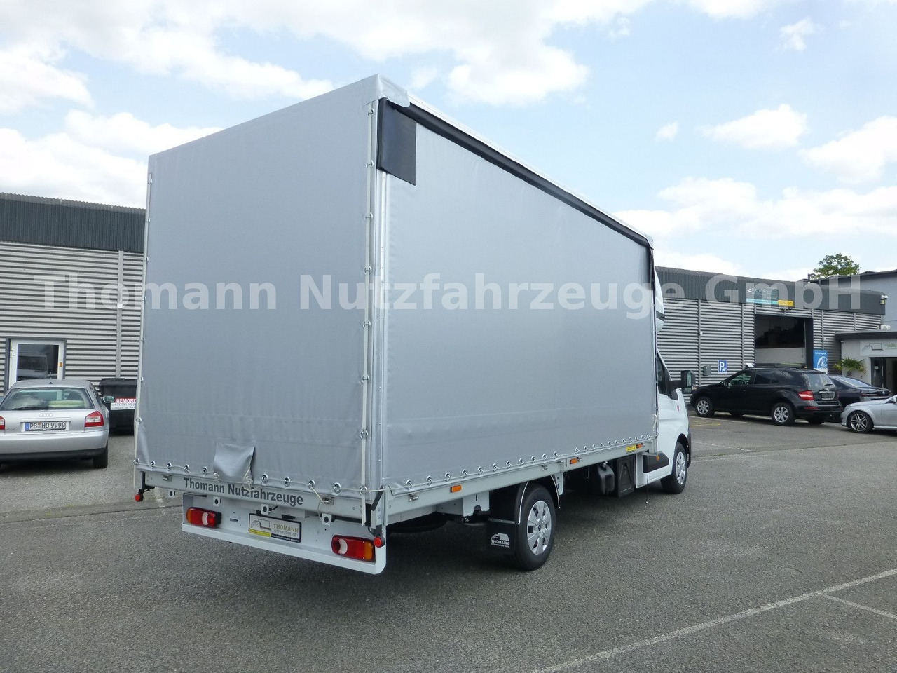 Тентований фургон Renault NEW Master Pritsche Plane Schlafkabine: фото 10