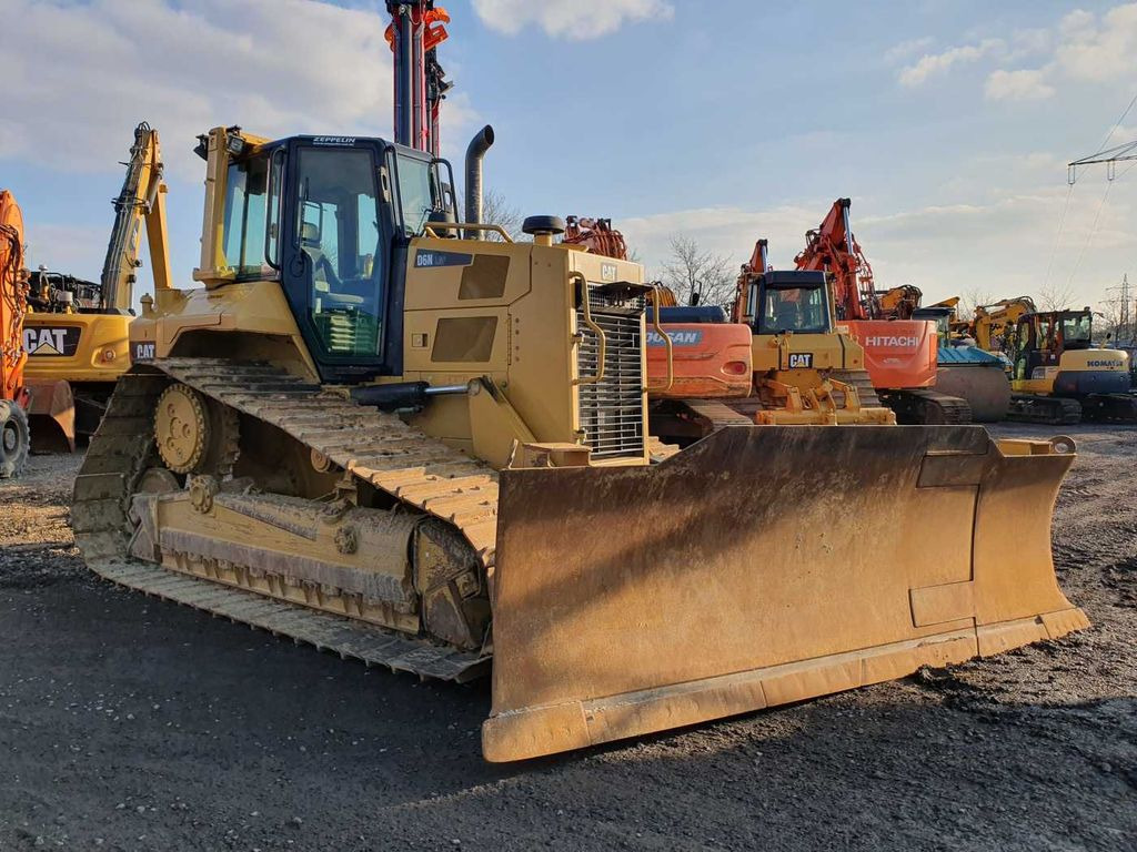 CAT D6N LGP / 7.374h / 6-Wege Klappschild / Bj: 2017 - Бульдозер: фото 1 CAT D6N LGP / 7.374h / 6-Wege Klappschild / Bj: 2017 - Бульдозер: фото 1
