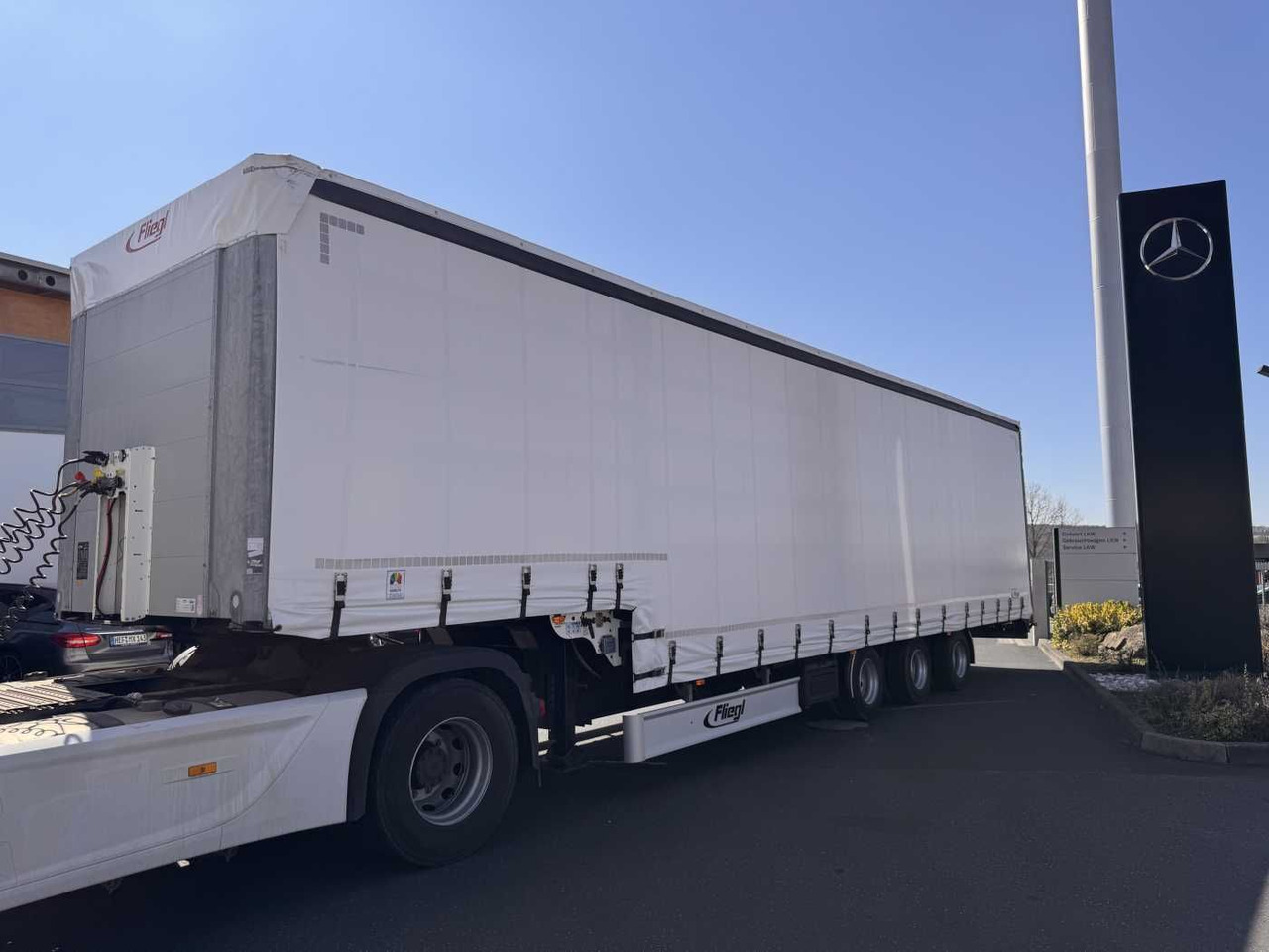 Fliegl SDS 350 Schiebeplane+Verdeck XL SAF 20.900Km - Тентований напівпричіп: фото 1 Fliegl SDS 350 Schiebeplane+Verdeck XL SAF 20.900Km - Тентований напівпричіп: фото 1