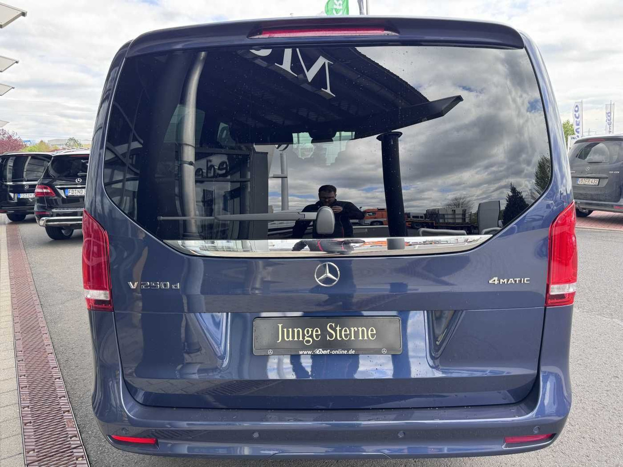 Mercedes-Benz V 250 d EDITION 4MATIC AMG DISTRONIC AHK Tisch - Інша техніка: фото 5 Mercedes-Benz V 250 d EDITION 4MATIC AMG DISTRONIC AHK Tisch - Інша техніка: фото 5