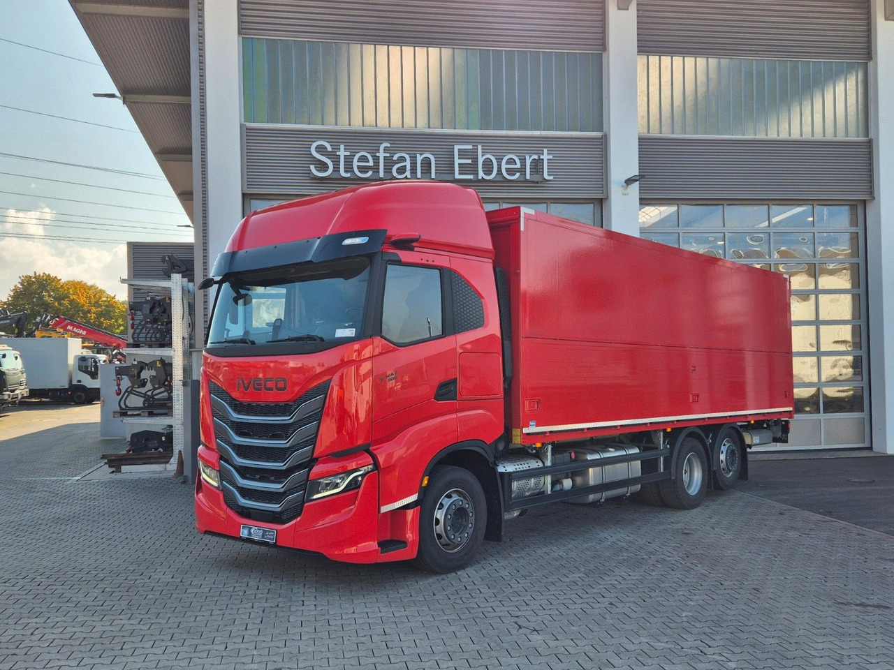 Iveco AS260S50Y/FS Schwenkwand LBW 2xAHK CAM Intarder - Для перевезення напоїв вантажівка: фото 1 Iveco AS260S50Y/FS Schwenkwand LBW 2xAHK CAM Intarder - Для перевезення напоїв вантажівка: фото 1