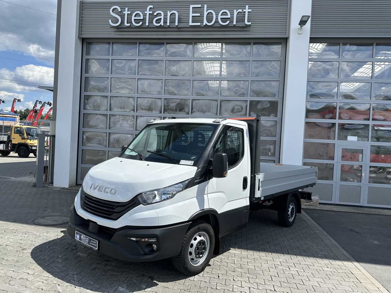 Iveco Daily 35S16 A8 Pritsche *R3.450mm*AHK*Automatik* - Легка бортова вантажівка: фото 1 Iveco Daily 35S16 A8 Pritsche *R3.450mm*AHK*Automatik* - Легка бортова вантажівка: фото 1