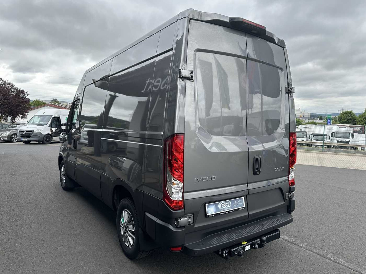Iveco Daily 35S16 HA8V 3.0L *R3.520mm*AHK*Automatik* - Суцільнометалевий фургон: фото 4 Iveco Daily 35S16 HA8V 3.0L *R3.520mm*AHK*Automatik* - Суцільнометалевий фургон: фото 4