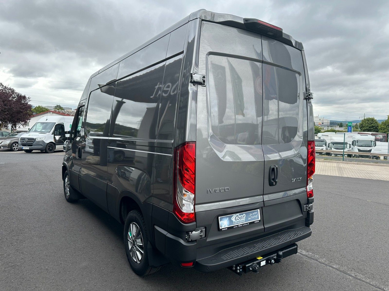 Iveco Daily 35S16 HA8V 3.0L *R3.520mm*AHK*Automatik* - Суцільнометалевий фургон: фото 4 Iveco Daily 35S16 HA8V 3.0L *R3.520mm*AHK*Automatik* - Суцільнометалевий фургон: фото 4