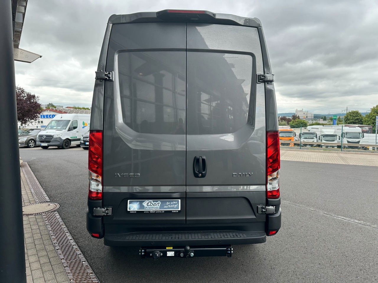 Iveco Daily 35S16 HA8V 3.0L *R3.520mm*AHK*Automatik* - Суцільнометалевий фургон: фото 5 Iveco Daily 35S16 HA8V 3.0L *R3.520mm*AHK*Automatik* - Суцільнометалевий фургон: фото 5