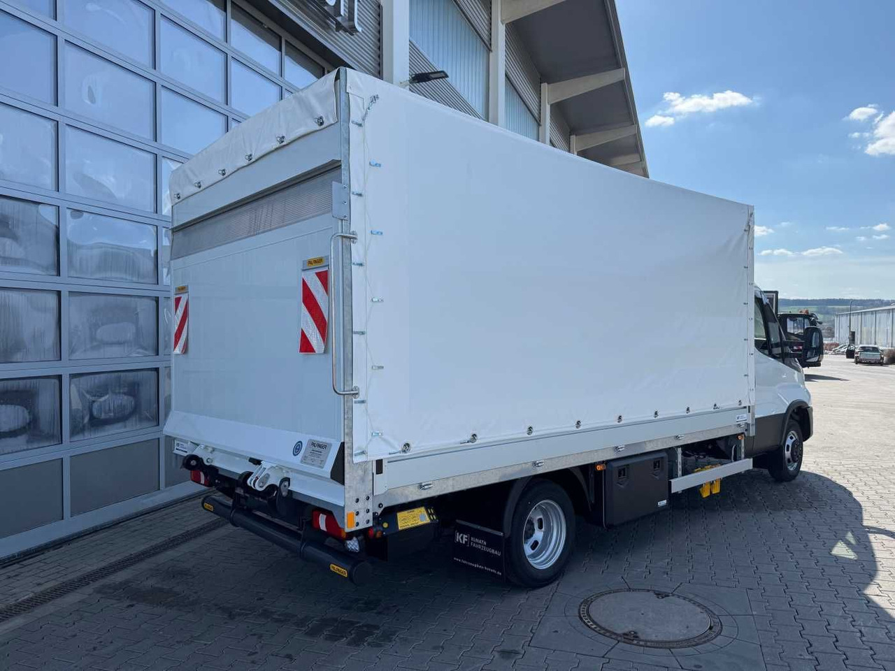 Iveco Daily 50C16 HA8 Pritsche+Plane *LBW* 3x - Тентований фургон: фото 3 Iveco Daily 50C16 HA8 Pritsche+Plane *LBW* 3x - Тентований фургон: фото 3