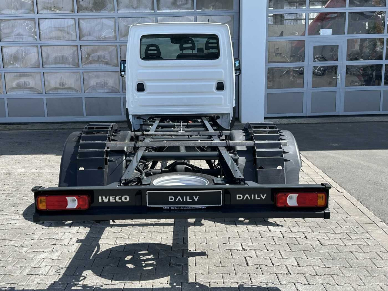 Iveco Daily 50C18 H 3.0L *R4.350mm*Klima* - Вантажівка шасі: фото 4 Iveco Daily 50C18 H 3.0L *R4.350mm*Klima* - Вантажівка шасі: фото 4