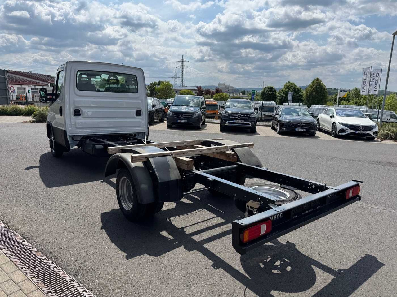 Iveco Daily 50C18 HA8 3.0L *R4.350mm*Klima*Automatik* - Вантажівка шасі: фото 4 Iveco Daily 50C18 HA8 3.0L *R4.350mm*Klima*Automatik* - Вантажівка шасі: фото 4