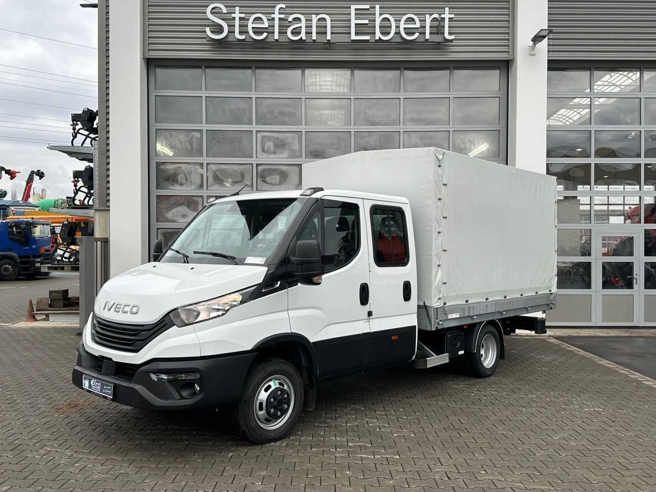 Iveco Daily 50C18H A8 DoKa *AHK*Automatik*7-Sitze* - Легка бортова вантажівка, Вантажопасажирський фургон: фото 1 Iveco Daily 50C18H A8 DoKa *AHK*Automatik*7-Sitze* - Легка бортова вантажівка, Вантажопасажирський фургон: фото 1