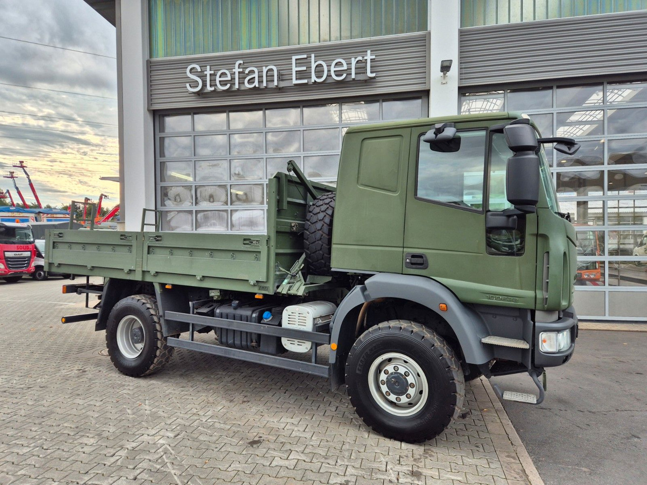 Iveco Eurocargo ML100E22WM-BW 4x4 Pritsche L-Haus Bett - Бортова вантажівка/ Платформа: фото 4 Iveco Eurocargo ML100E22WM-BW 4x4 Pritsche L-Haus Bett - Бортова вантажівка/ Платформа: фото 4