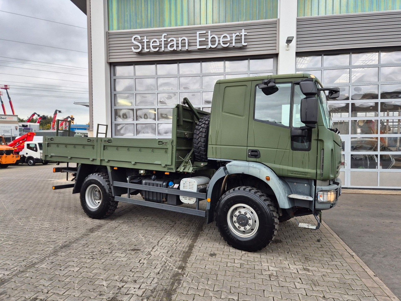 Iveco Eurocargo ML100E22WM-BW 4x4 Pritsche L-Haus Bett - Бортова вантажівка/ Платформа: фото 4 Iveco Eurocargo ML100E22WM-BW 4x4 Pritsche L-Haus Bett - Бортова вантажівка/ Платформа: фото 4