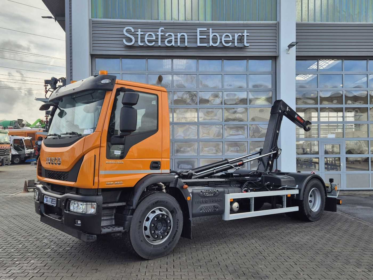 Iveco ML180E32/P HIAB ULT14S51 AHK Standheizung - Гаковий мультиліфт вантажівка: фото 1 Iveco ML180E32/P HIAB ULT14S51 AHK Standheizung - Гаковий мультиліфт вантажівка: фото 1