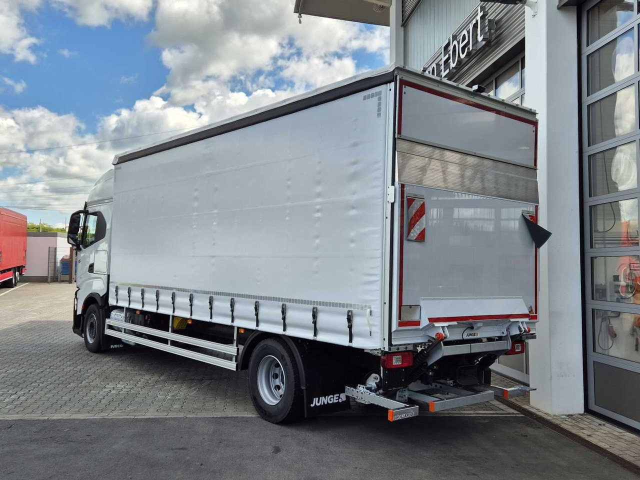 Iveco S-Way AS190S42/P Schiebeplanen LBW 2.000kg AHK - Тентована вантажівка: фото 5 Iveco S-Way AS190S42/P Schiebeplanen LBW 2.000kg AHK - Тентована вантажівка: фото 5