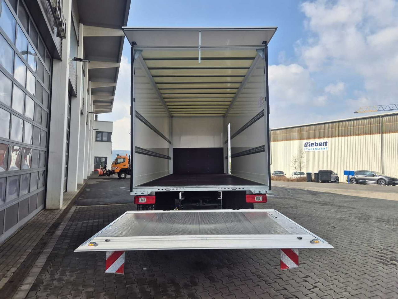 Вантажівка з закритим кузовом Iveco S Way AT190S40/P LBW Tür AHK Navi Bett: фото 9