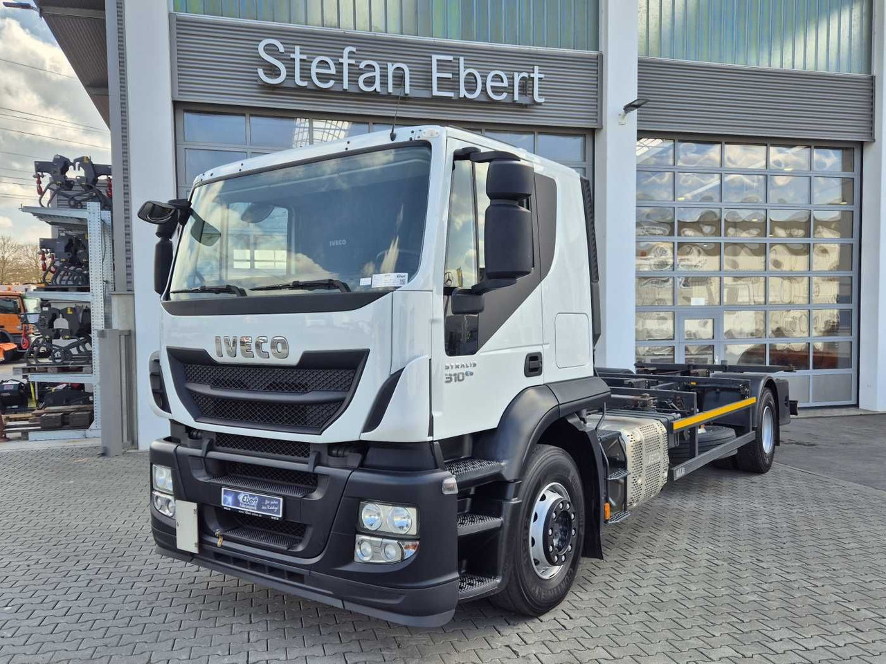 Iveco Stralis AT190S31/P BDF Klima Standh. AHK Bett - Контейнеровоз/ Змінний кузов вантажівка: фото 3 Iveco Stralis AT190S31/P BDF Klima Standh. AHK Bett - Контейнеровоз/ Змінний кузов вантажівка: фото 3